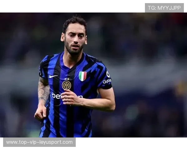 国米恰尔汗奥卢远射依旧精准 国米恰尔汗奥卢远射依旧精准